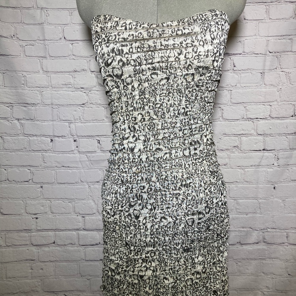Ruffled strapless dress